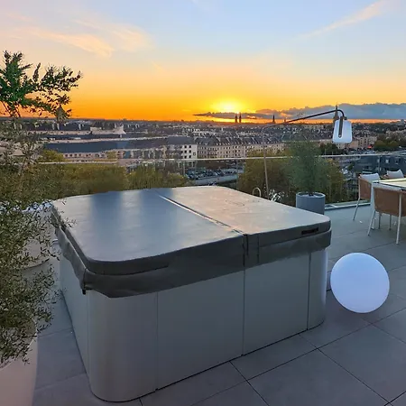 O' Plaisirs Suspendus - Bien Etre Avec Jacuzzi * Caen